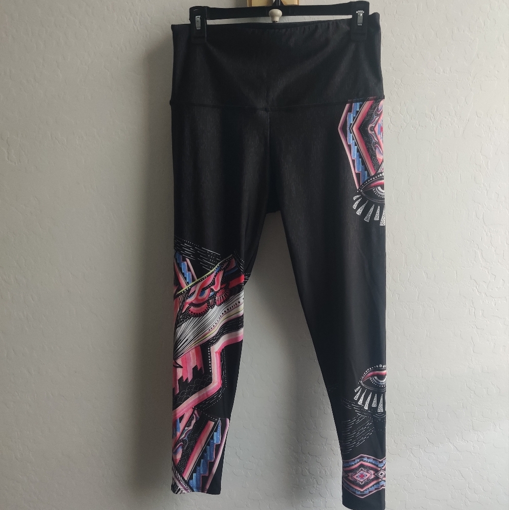 Onzie Flow Black With Geometric Patterns Active S… - image 2